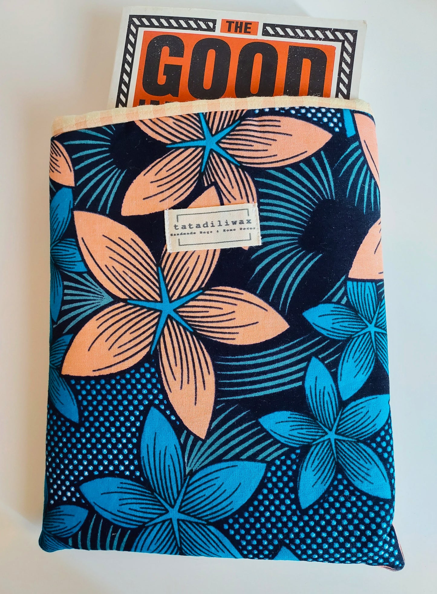 Funda de libro Nina azul flores salmón