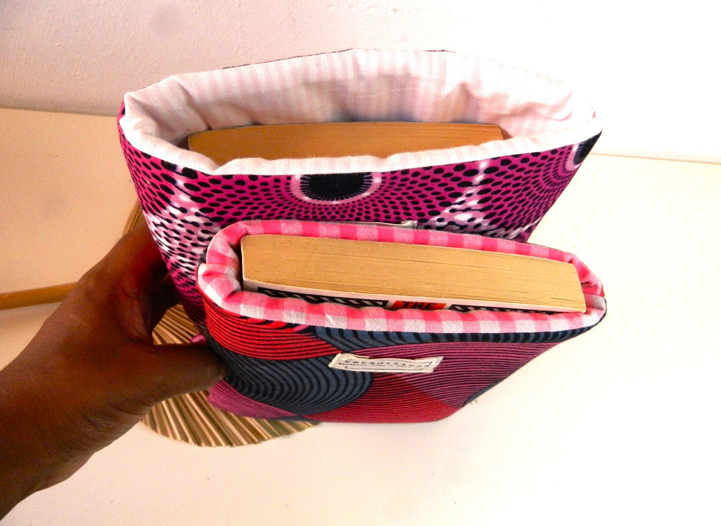 Funda de libro Nina círcurlos rosas