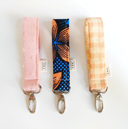Maya keychain salmon muslin 