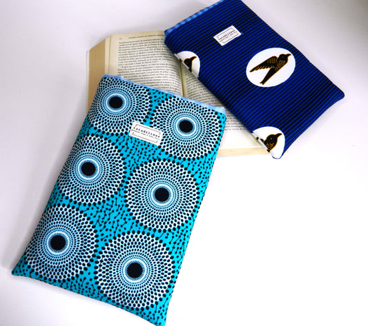 Funda de libro Nina azul con círculos