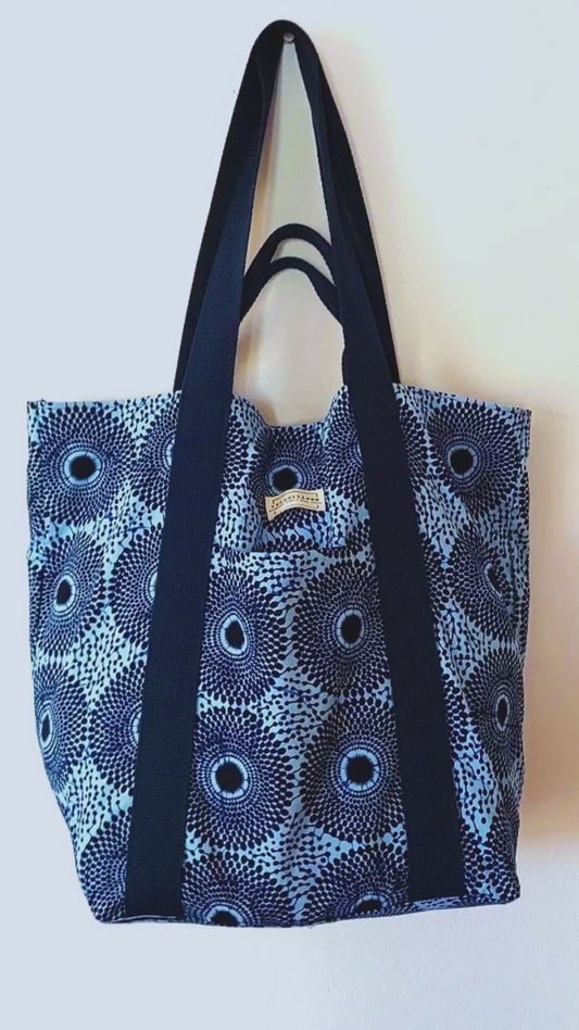 Zoë bag with blue discs